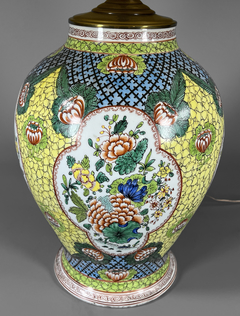 Lámpara porcelana china con peonias, Siglo XIX - Mayflower