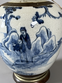 Lámpara de porcelana China celadón con escenas costumbristas en azul en internet