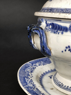 Sopera de porcelana China con presentoire en internet