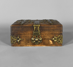 Caja de madera y bronce - comprar online