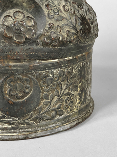 Caja Indú bronce cincelado y empavonado - Mayflower
