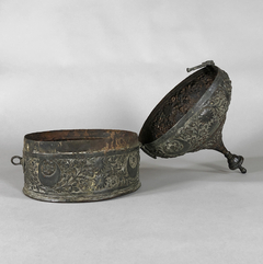 Imagen de Caja Indú bronce cincelado y empavonado