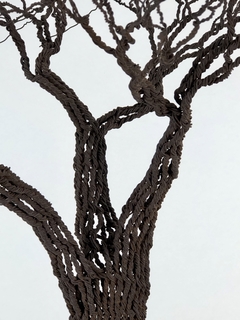 Escultura árbol, diseño de Jesús Lillo. - Mayflower