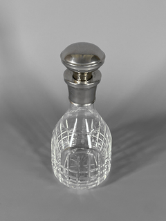 Botellón cristal con cuello en metal plateado - comprar online