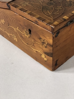 Imagen de Caja escribanía inglesa en caoba, satinwood y marqueterie