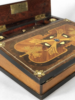 Caja Escribanía de madera con marqueterie, aplicaciones de LapisLazuli y bronce