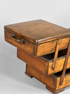 Caja de trabajo Inglesa en madera, principios Siglo XX en internet