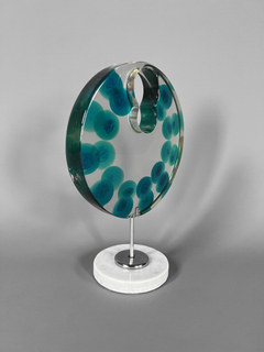 Escultura de arte óptico en resina y base de mármol - comprar online