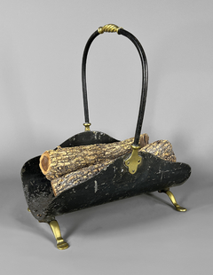 Leñero curvo realizado en hierro y bronce - comprar online