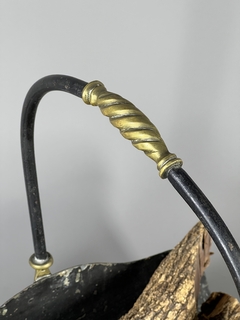 Leñero curvo realizado en hierro y bronce - Mayflower