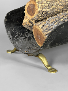 Leñero curvo realizado en hierro y bronce - tienda online