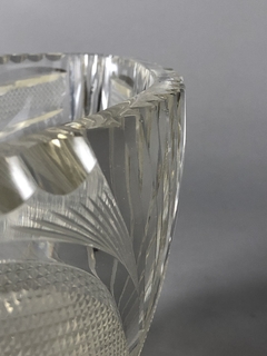 Centro de cristal hialino tallado - comprar online