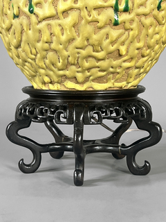 Lámpara China en cerámica Gres con base de madera, principio Siglo XX en internet