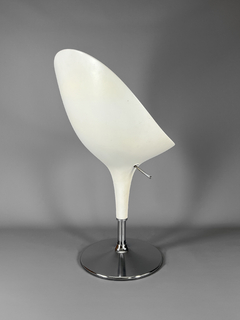 Imagen de Sillas Tulip Saarinen en fibra de vidrio y acero