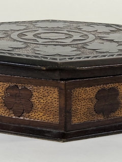 Caja en madera tallada - Mayflower