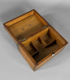 Caja en madera de nogal con herrajes en cromo - tienda online
