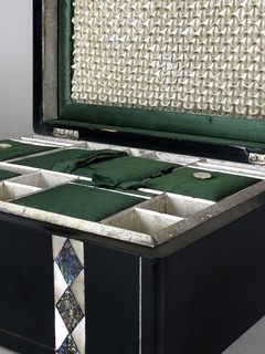 Caja costurero Inglesa ebonizada con aplicaciones Circa 1860 - tienda online