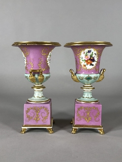 Vasos Medicis en porcelana. Francia, Circa 1850. - Mayflower