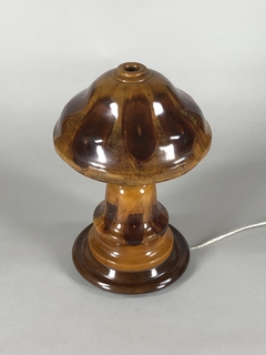 Lámpara Art Nouveau en madera