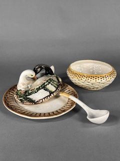 Imagen de Sopera Italiana en cerámica contemporánea con presentoire