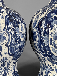 Vasos Holandeses en porcelana Delft PPio Siglo XX - comprar online