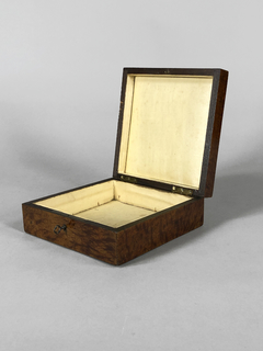 Caja de madera Art Nouveau Circa 1920 - Mayflower