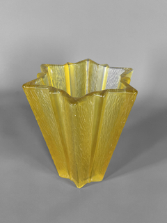 Vaso Art Decó de vidrio prensado en frío amarillo