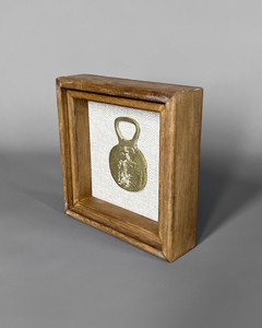 Medallón de bronce cincelado, calado y enmarcado - tienda online