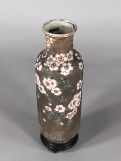 Vaso porcelana con motivo de ramas, flores y hojas - comprar online