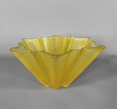 Centro Art Decó vidrio prensado en frío amarillo