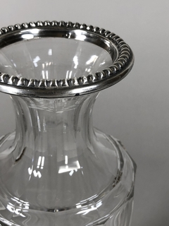 Florero de cristal con virola de plata en internet