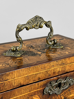 Caja de madera con marqueterie y herrajes en bronce - Mayflower