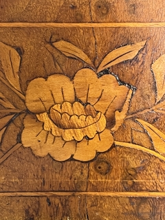 Imagen de Caja de madera con marqueterie y herrajes en bronce