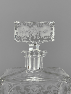 Botellón de cristal Francés con decoración de hojas y uvas grabado al ácido. en internet