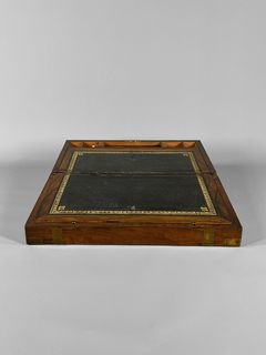 Escribanía Inglesa de viaje en nogal y bronce. Circa 1890 - Mayflower