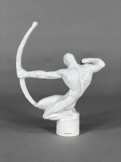 Escultura figura mitológica en cerámica esmaltada blanca - Mayflower