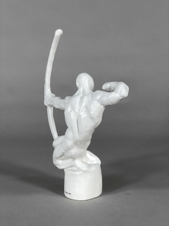 Escultura figura mitológica en cerámica esmaltada blanca - tienda online