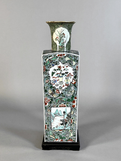 Vaso porcelana China Famille Verte cuadrado