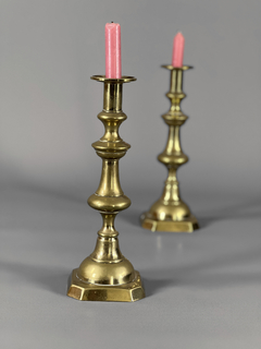 Candeleros Ingleses realizados en bronce Siglo XIX - comprar online