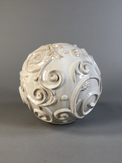 Esfera cerámica con relieve