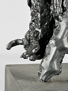 Escultura Francesa de los años 60 en bronce empavonado en internet