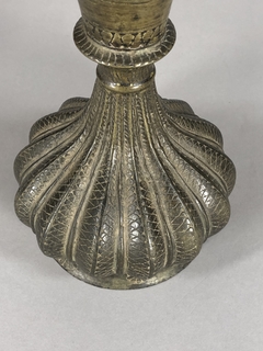 Anfora Indú en bronce cincelado estriada Siglo XVII - Mayflower