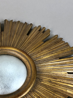 Espejo Sunburst en madera dorada y tallada en internet