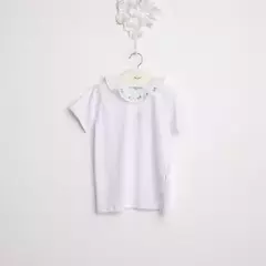 REMERA M/C CUELLO VOLADO FLOR AZUL