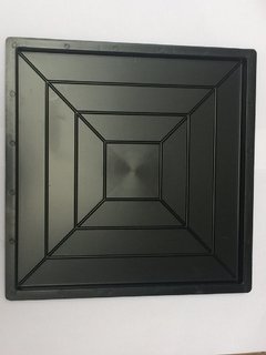 Forma Quadrada Trabalhada Pirâmide 49 x 49 x 2,5 cm - comprar online