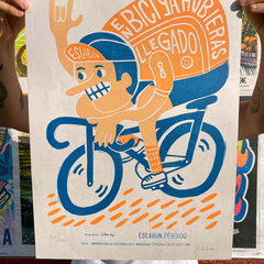 Cartel “En bici ya hubieras...¨ en internet