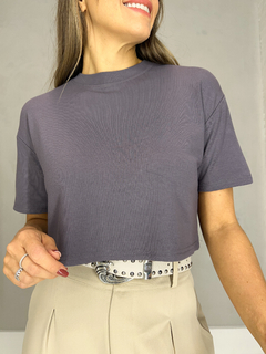 T-shirt Cropped Cinza