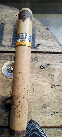 Tubo porta cohiba madera hecho en Cuba 