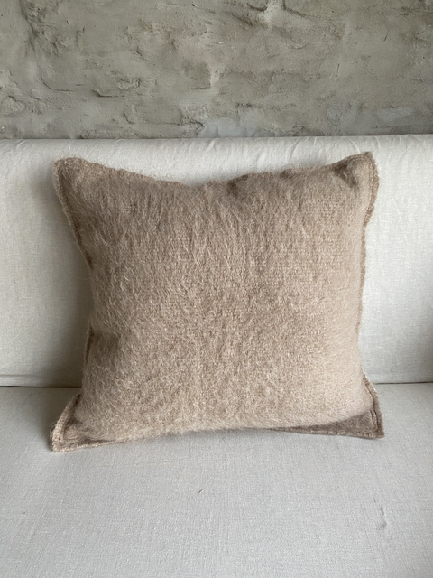 ALMOHADON LLAMA - CAMEL - (EN STOCK)