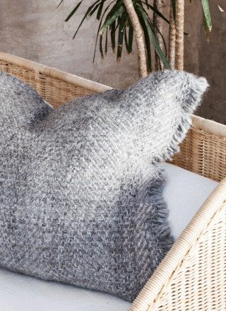 ALMOHADON VALLE - GRIS - comprar online